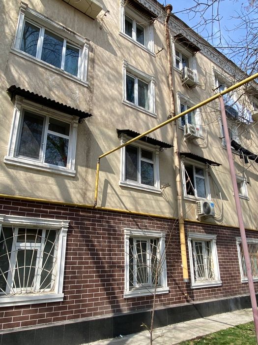 Установка козырьков над окнами