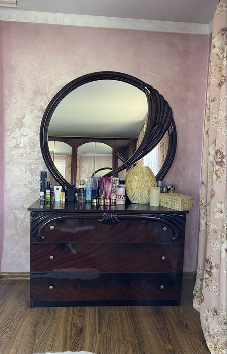 Mobila completa - pat + noptiere, dulap, comoda + oglinda