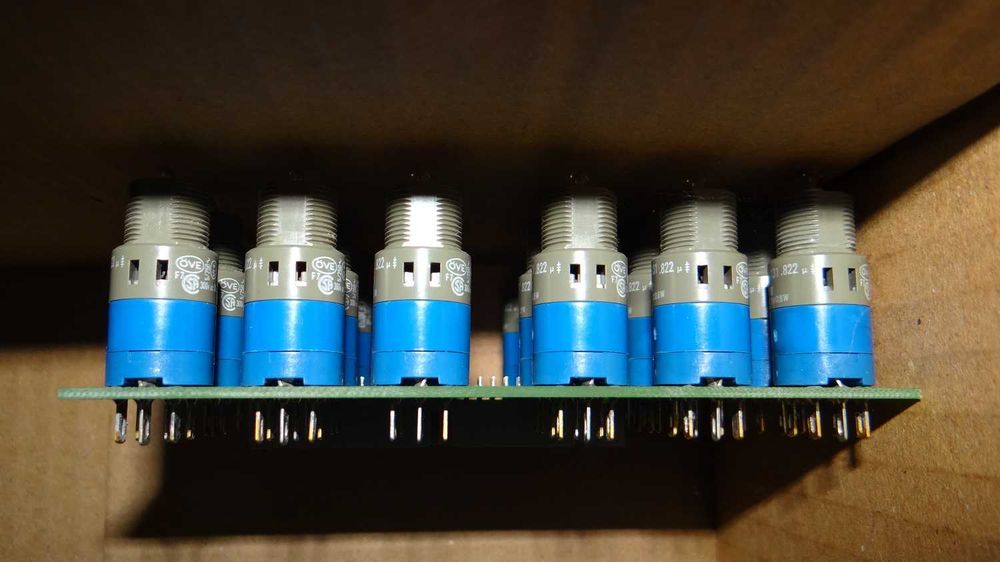 butoane cu retinere cu lampa indicatoare