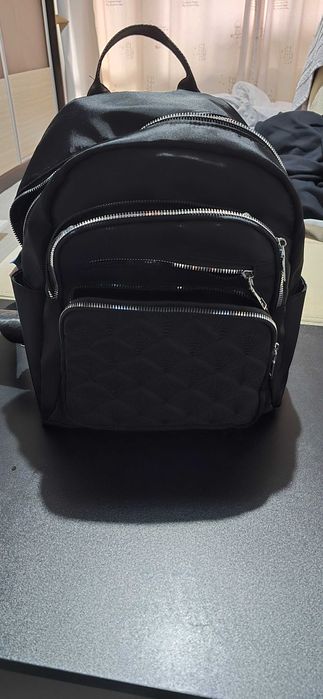 Дамска раница с много джобове