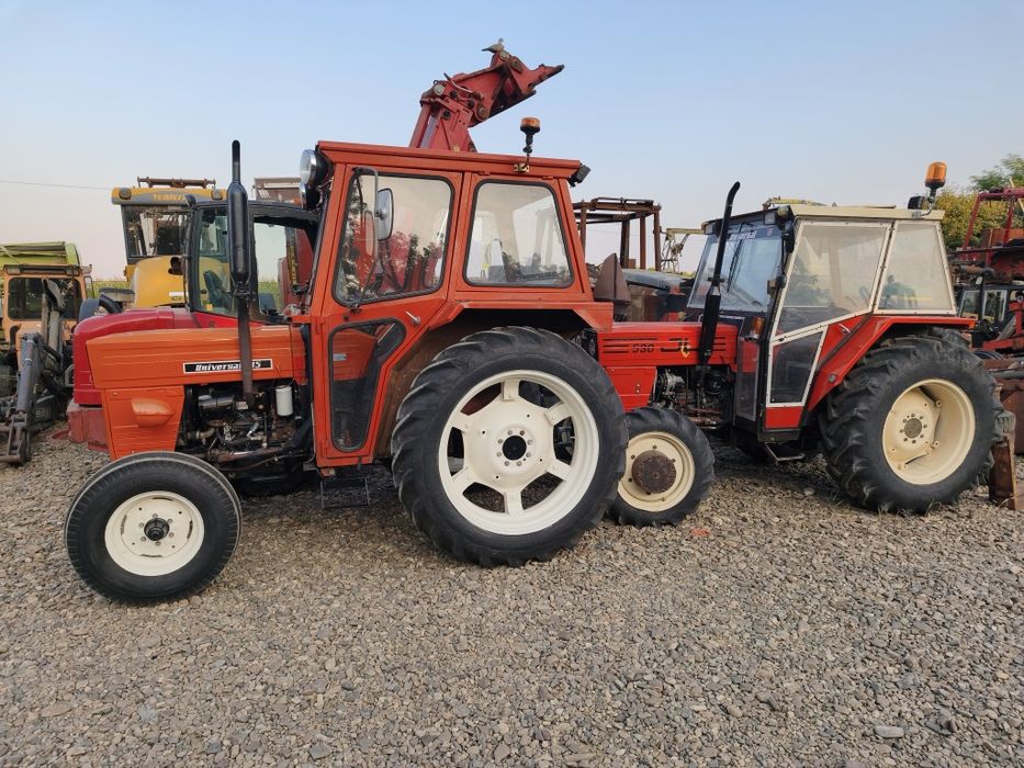 Tractor Universal 445 in stare foarte buna de funcționare