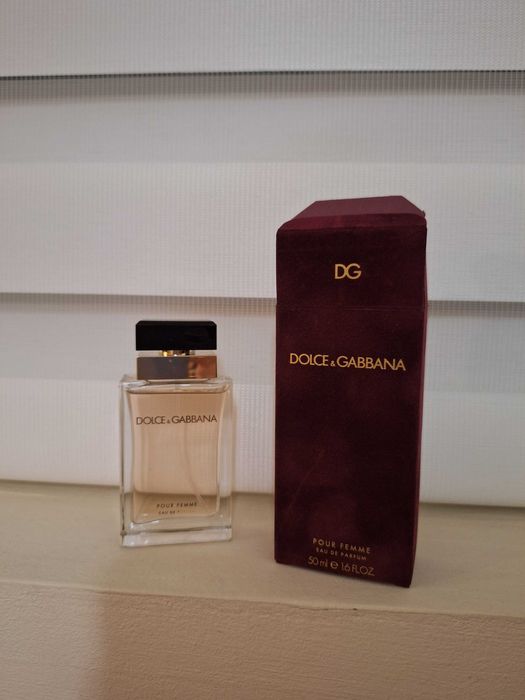 Продавам парфюм Dolce and Gabanna pour femme