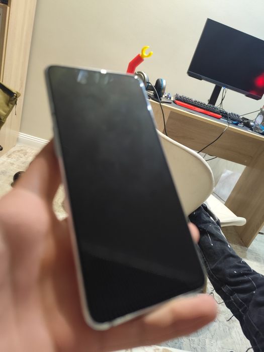 Продам телефон Samsung A80  субфлагман