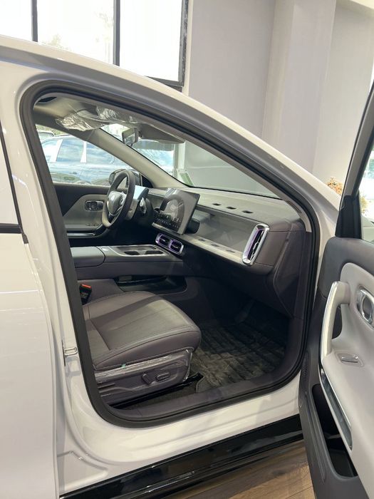 Leapmotor B01  elektr premium NALICHI BOR 3yil garantiyasi bilan