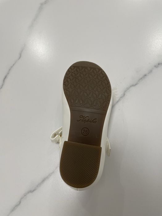 Белые кроссовки на девочку, 26 размер