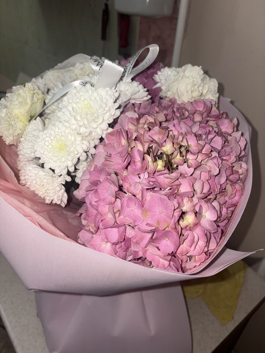 Цветы свежые  срочна  торг имееться