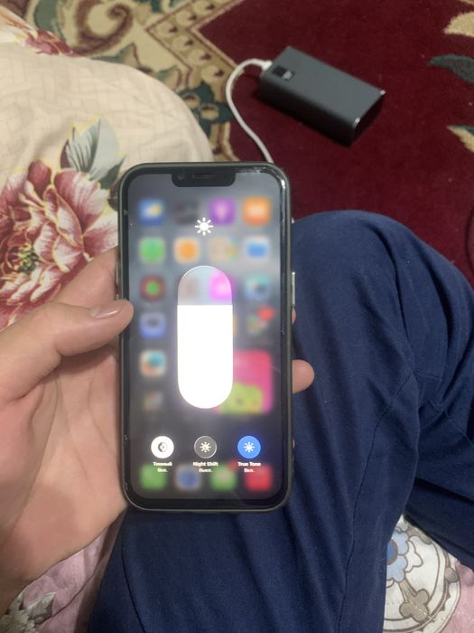Iphone 13 256гб в хорошем состояний