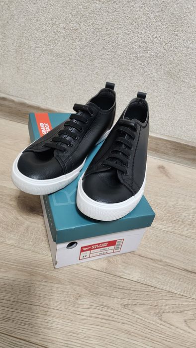 Черни кецове -42 номер