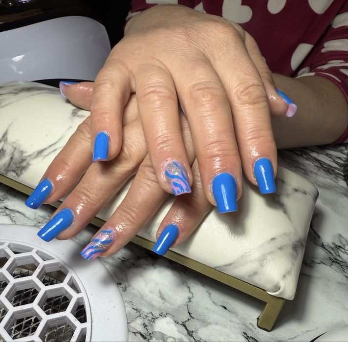 Unghii cu gel sau semi