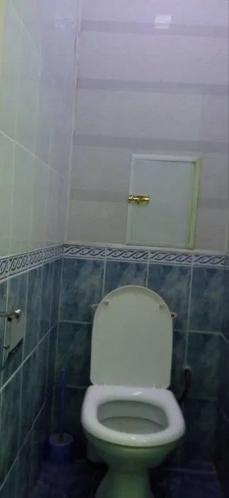 Ялангач , Ширин базар, кафе Бухара. ЭКО базар Продаётся 2ком квартира