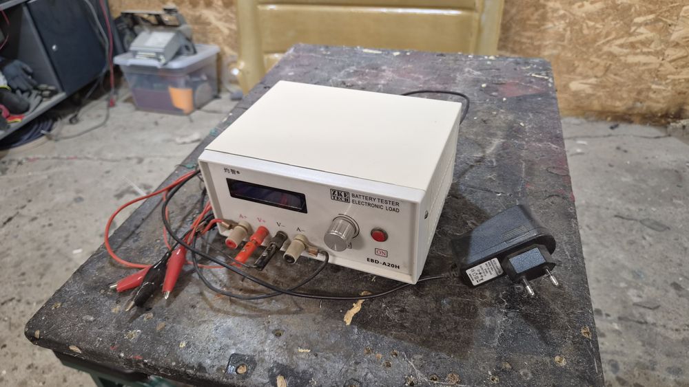 Tester baterii analizator