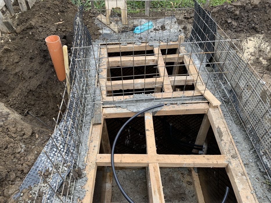 Bransament apa,montaj pavele,Săpături manuale,fose,canalizare,camine