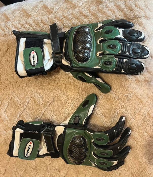 Costum motocicleta din piele