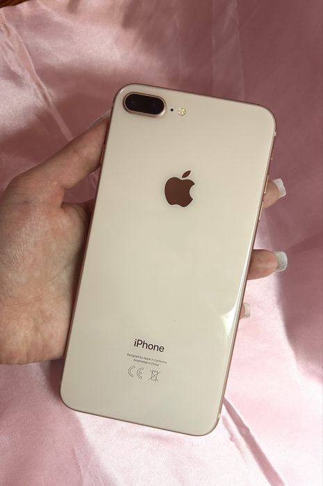 iPhone 8 Plus Gold 64GB в отлично състояние