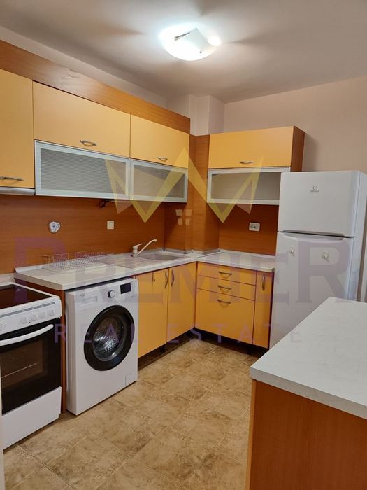 Отдава под наем 3-стаен в Нептун, 110 кв.м.