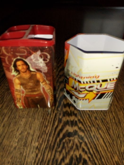 Органайзери за бюро/моливник/цената е на бр.