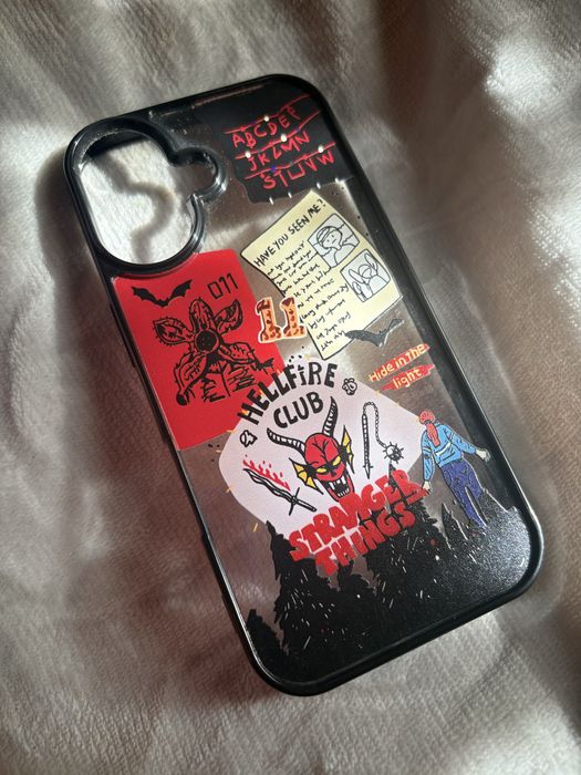 Чехол на Айфон 16