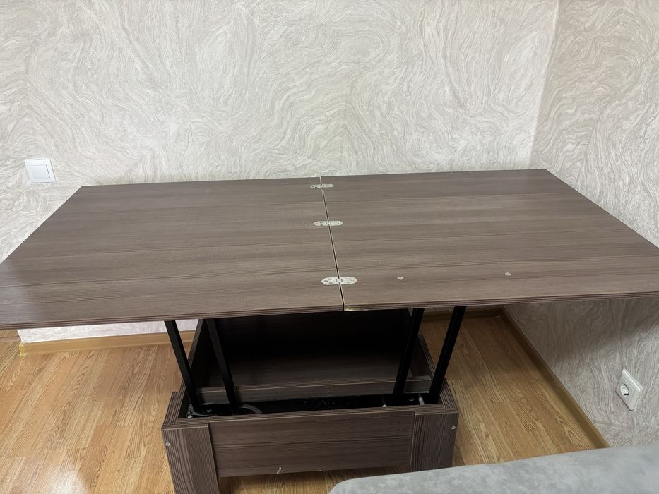 Продам стол