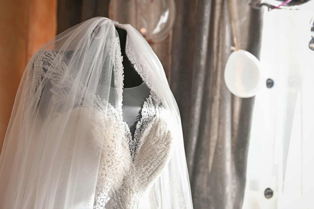 Rochie de mireasa/ Costum de ginere