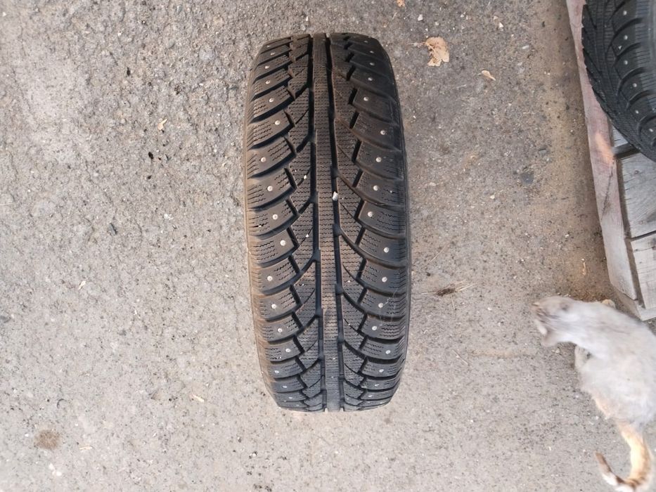 Продам  Зимние шины