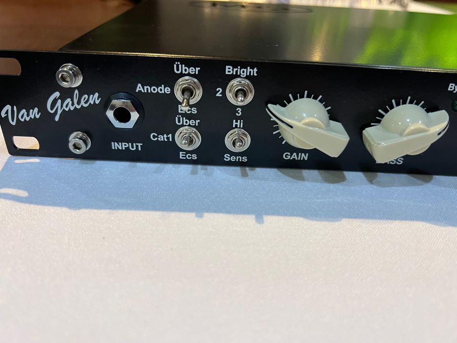 Намален!Предусилвател за китара