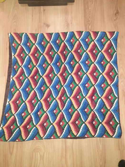 Ръчно бродирани килими за стена