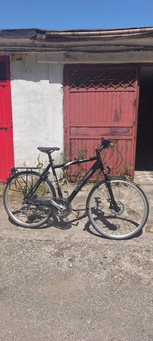 Bicicleta de trekking RedBull Black Creek