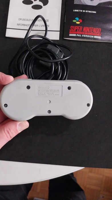 Maneta controller snes in cutie cu manual stare buna super nintendo