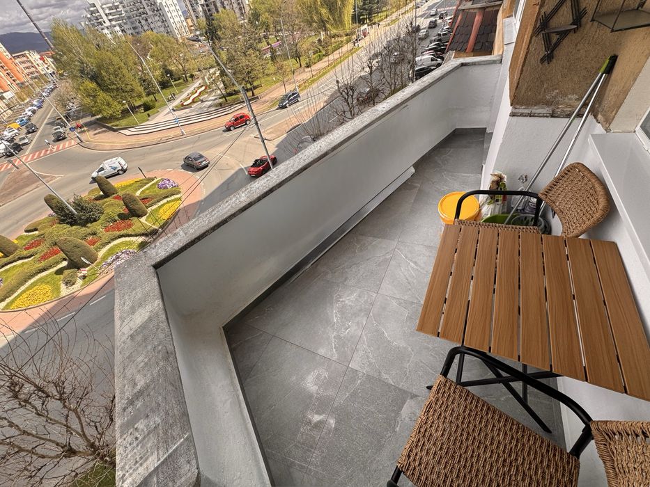 Ap cu 1 cameră, terasă spre Parcul Mara, prima inchiriere