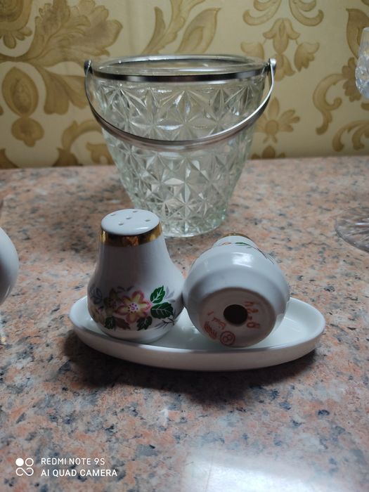 Продам вазы конфетницы графины