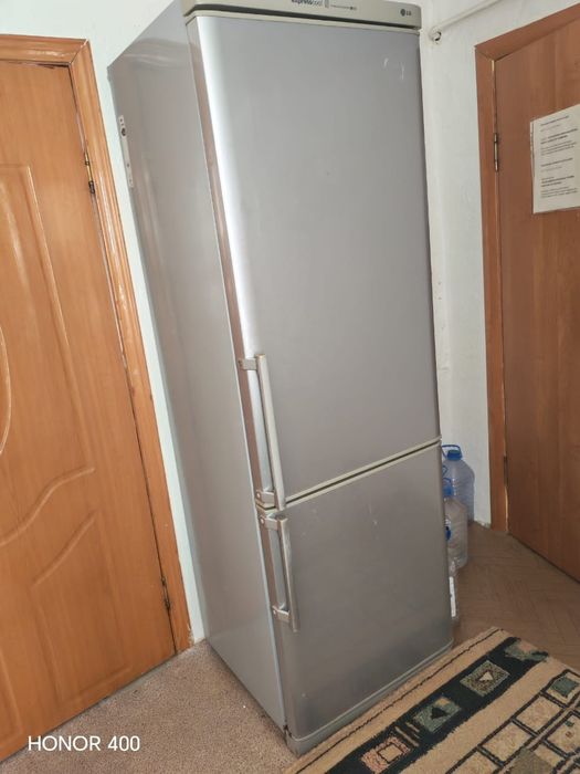 Холодильник б/у.