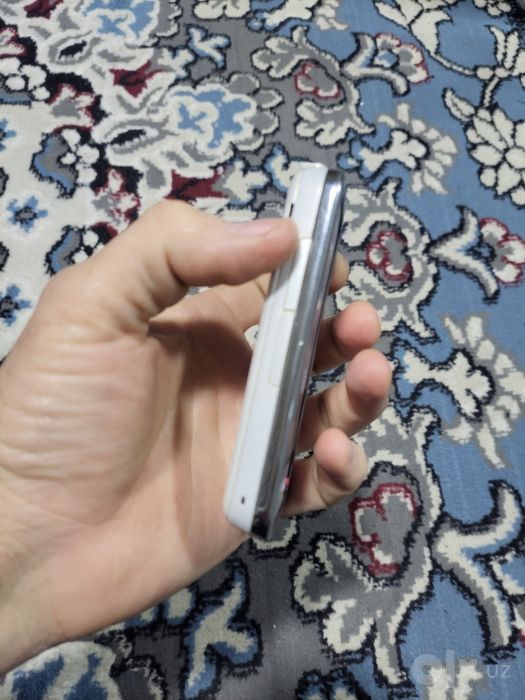 Nokia 5230 white sotladi