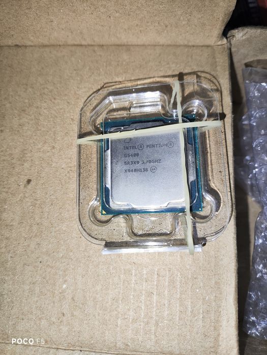Процессоры INTEL XEON, G5400, AMD Athlon 200GE