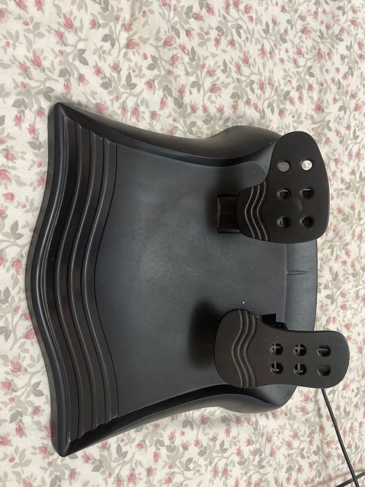 Игровой руль Genius