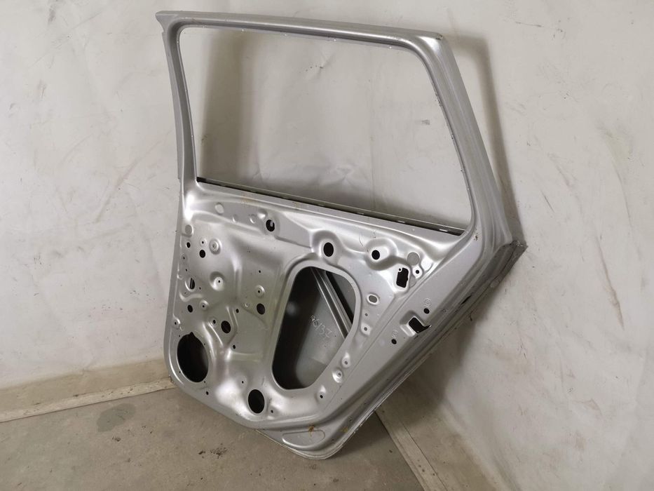 Шкода Камик / Skoda Kamiq 1 Оригинална дясна задна врата