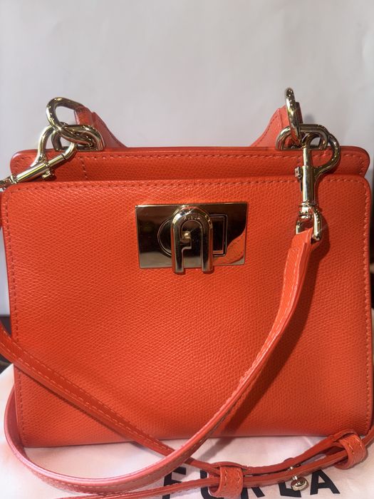 Оригинална оранжева чанта FURLA