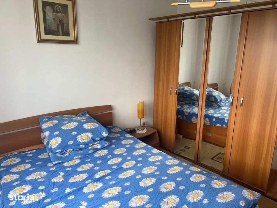 De vânzare apartament 2 camere zona Decebal ( piața )