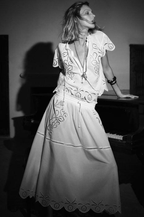 Costum cu brodarie Zara limited edition