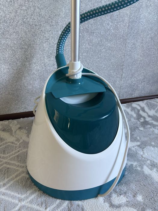 Продаётся паровой утюг/отпариватель Tefal