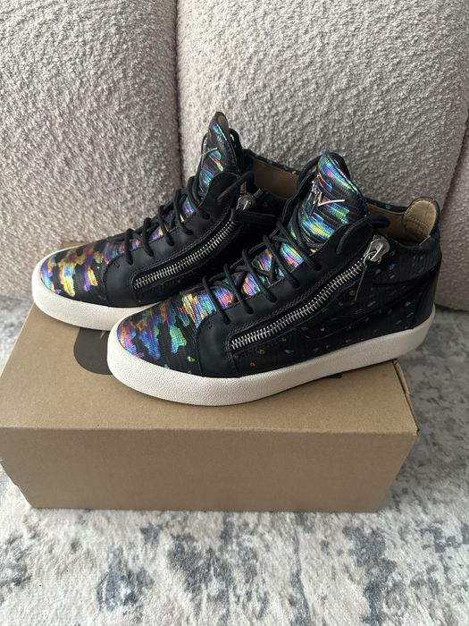 Giuseppe Zanotti Kriss