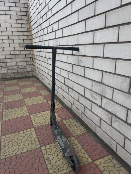 продам трюковой самокат за 5000