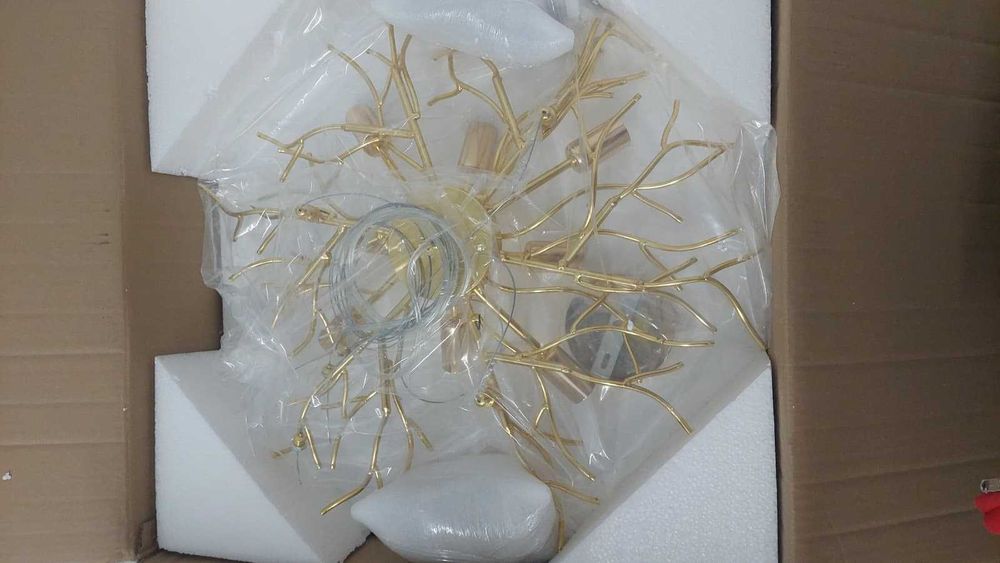 Lustra aurie cu cristale - noua