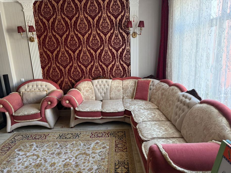 Диван и кресло Россия