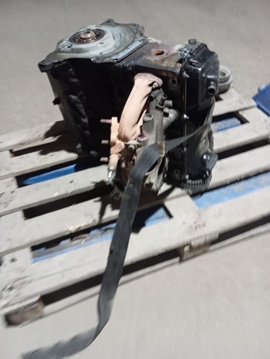 Продам двигатель 1.8