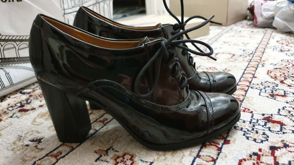 Ботинки лакированные