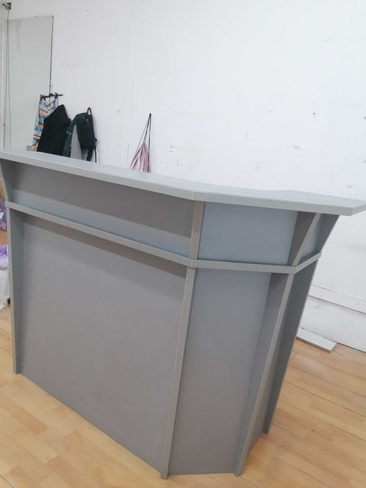 Стелажи за магазин