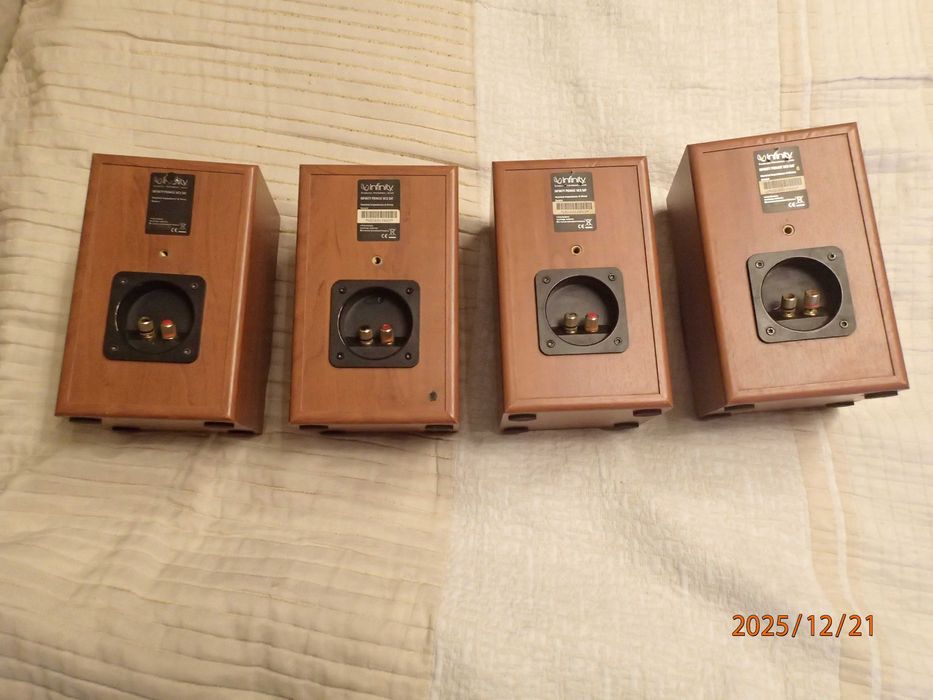 Doua perechi boxe (patru boxe) Infinity Primus HCS