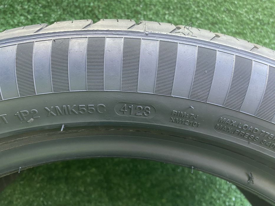 Set 2 anvelope vara Noi Neutilizate 225 50 R18 99W Radar Dimax R8+ RFT Dot 4123 -7,5mm