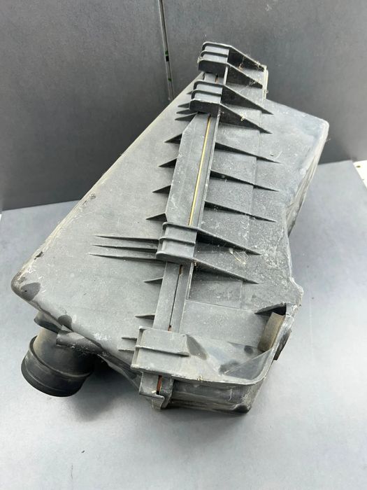 Carcasa filtru aer 1J0129607AE Volkswagen VW Golf 2002