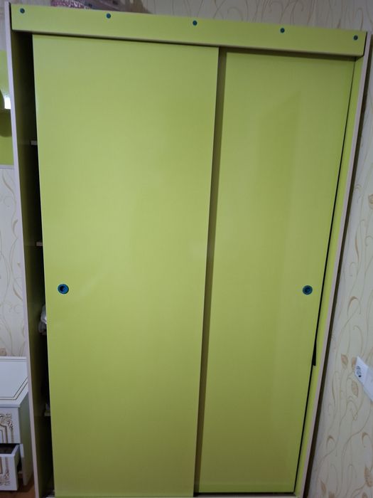 Продам шкаф  зелёный